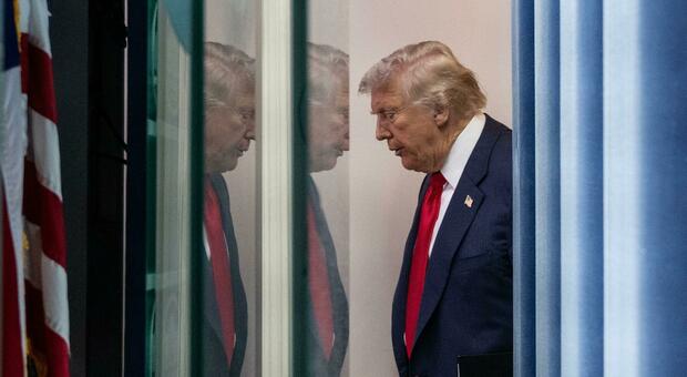 https://statics.cedscdn.it/photos/MED/2025/08/13/9011007_13101741_trump_guardia_nazionale.jpg