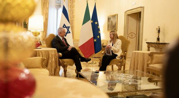 https://statics.cedscdn.it/photos/MED/2025/08/13/9011130_13123313_meloni_gaza_netanyahu.jpg