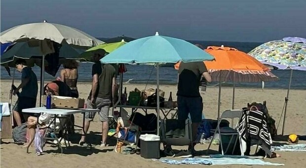 https://statics.cedscdn.it/photos/MED/2025/08/15/9014517_15102233_senigallia_cibo_casa.jpg