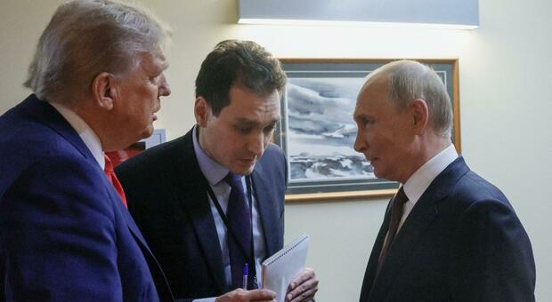 https://statics.cedscdn.it/photos/MED/2025/08/16/9015004_16133936_putin_trump.jpg