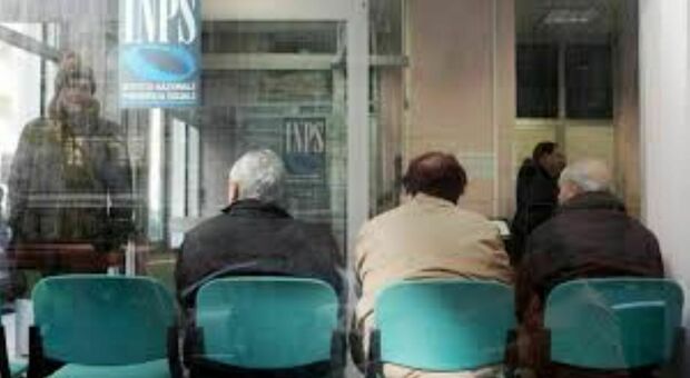 https://statics.cedscdn.it/photos/MED/2025/08/16/9015144_16153320_pensioni_invalidita_1.jpg