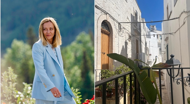 https://statics.cedscdn.it/photos/MED/2025/08/21/9023720_21182614_meloni_vacanza_segreta_locorotondo_puglia_nascosta_ultime_notizie.jpg