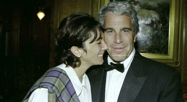 https://statics.cedscdn.it/photos/MED/2025/08/22/9025706_22231330_maxwell_epstein.jpg