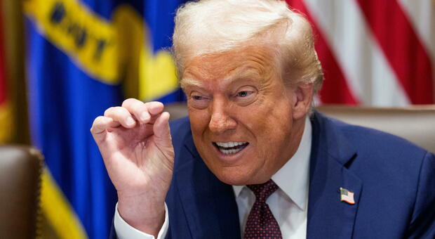 https://statics.cedscdn.it/photos/MED/2025/08/27/9033395_27072313_trump_dazi_india.jpg
