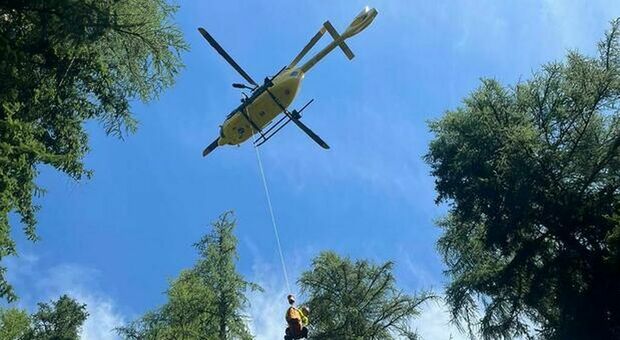 https://statics.cedscdn.it/photos/MED/2025/08/27/9034222_27221819_9033911_27165839_escursionista_morto_malore_cortina.jpg