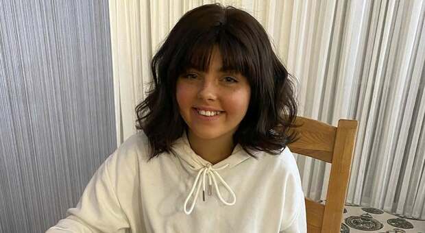 Sopravvive al cancro, ma contrae un'infezione in ospedale e muore a 23 anni. Il dolore dei genitori: «Era la nostra bambina»