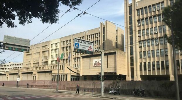 https://statics.cedscdn.it/photos/MED/2025/08/29/9037670_29190925_lecce_violenza_sessuale.jpg