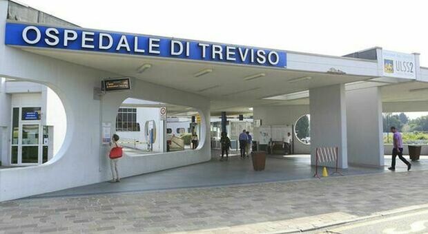 https://statics.cedscdn.it/photos/MED/2025/08/31/9040911_31172119_febbre_a_40_batterio_latte_ricoverato_treviso_poi_scoperta_denuncia_facebook.jpg