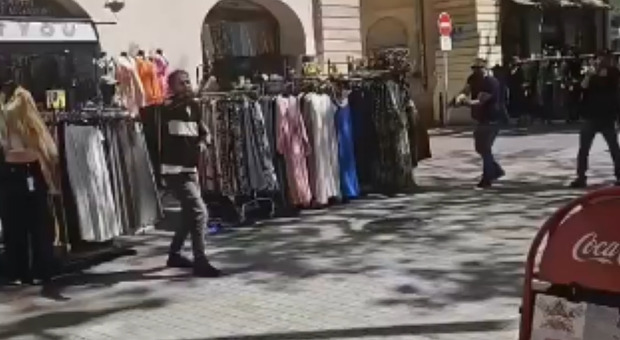 https://statics.cedscdn.it/photos/MED/2025/09/02/9044503_02165450_marsiglia.jpg