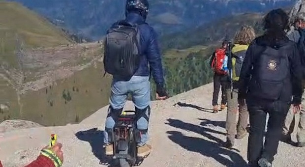 https://statics.cedscdn.it/photos/MED/2025/09/16/9071036_16115825_marmolada_monociclo.jpg