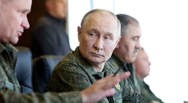 https://statics.cedscdn.it/photos/MED/2025/09/16/9071473_16181932_putin.jpg