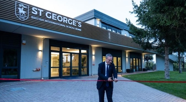 https://statics.cedscdn.it/photos/MED/2025/09/16/9071764_16233600_george.jpg