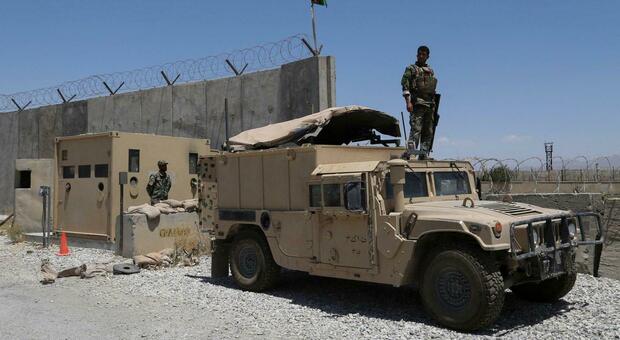 https://statics.cedscdn.it/photos/MED/2025/09/19/9077322_19112228_bagram_base.jpg