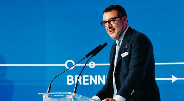 https://statics.cedscdn.it/photos/MED/2025/09/20/9079172_20104005_salvini.jpg