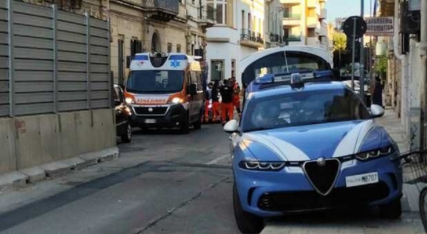 https://statics.cedscdn.it/photos/MED/2025/09/23/9085242_23202025_lecce_nudo_morto.jpg