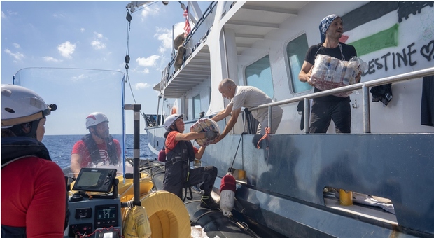 https://statics.cedscdn.it/photos/MED/2025/09/24/9087493_24224640_flotilla.jpg