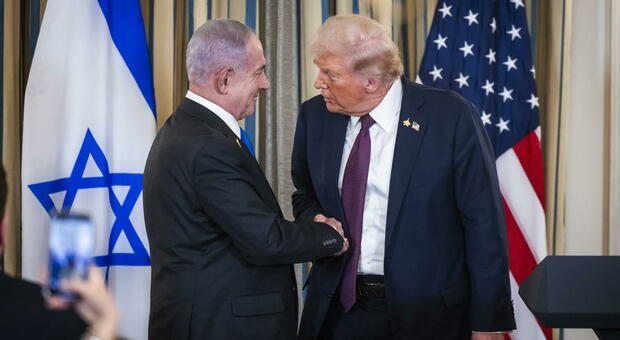 https://statics.cedscdn.it/photos/MED/2025/09/29/9096965_30001917_trump_netanyahu.jpg
