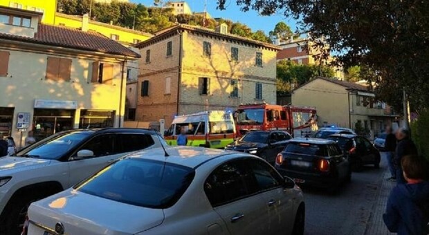 https://statics.cedscdn.it/photos/MED/2025/09/30/9098719_30183628_tetto_osimo.jpg