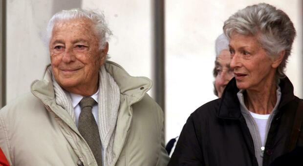 https://statics.cedscdn.it/photos/MED/2025/09/30/9098963_30221225_marella_agnelli.jpg