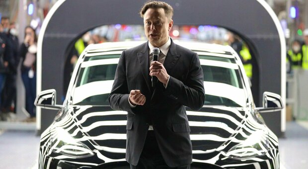 https://statics.cedscdn.it/photos/MED/2025/10/01/9100124_01093944_elon_musk.jpg