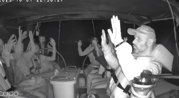 https://statics.cedscdn.it/photos/MED/2025/10/02/9101121_02000848_flotilla.jpg