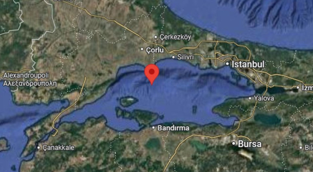 https://statics.cedscdn.it/photos/MED/2025/10/02/9102911_02141554_terremoto_istanbul.jpg