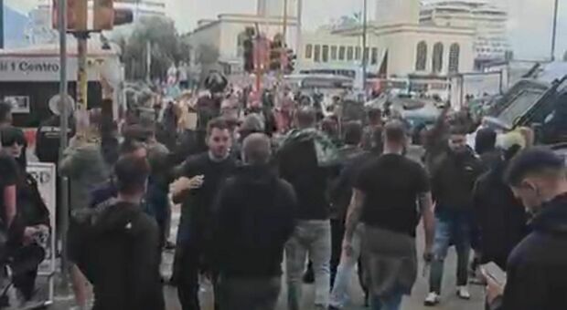 Scontri tifosi Napoli-Sporting, emessi 7 daspo; c'è anche un minorenne