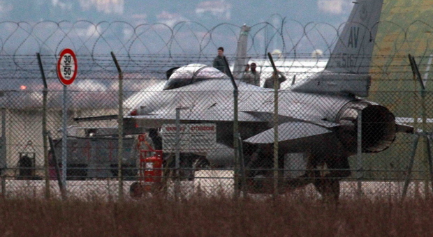 https://statics.cedscdn.it/photos/MED/2025/10/03/9104696_03091656_aviano.jpg