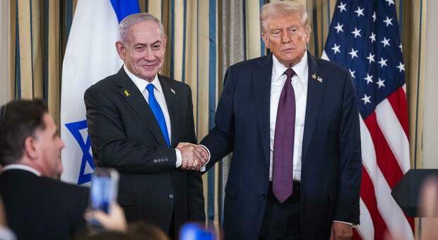 Gaza, Hamas accetta il piano di Trump in 20 punti (ma chiede altri negoziati): ostaggi liberi, Striscia deradicalizzata e riqualificata. Cosa cambia