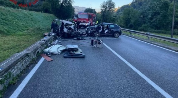 https://statics.cedscdn.it/photos/MED/2025/10/05/9108525_05100544_auto_morti.jpg