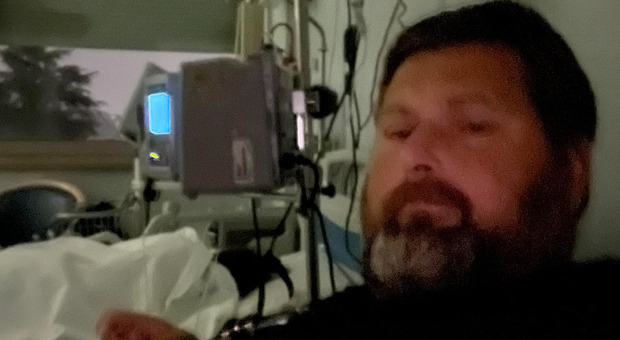 https://statics.cedscdn.it/photos/MED/2025/10/06/9110958_06211146_mario_adinolfi_figlia_clara_ospedale.jpg