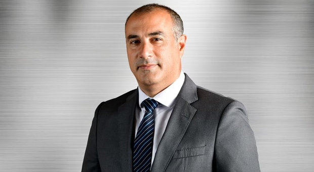 https://statics.cedscdn.it/photos/MED/2025/10/08/9114522_08120209_2025_emanuele_cappellano_stellantis_1.jpg