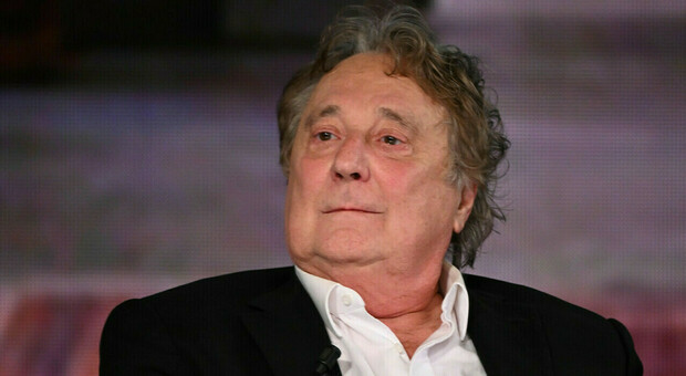 Enzo Iacchetti: &laquo;Mio padre mor&igrave; quando avevo 22 anni, non ci parlavamo. Il  senso di colpa &egrave; ingestibile. Il futuro di Striscia? Si decider&agrave; a breve&raquo;