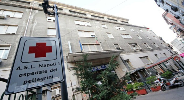 https://statics.cedscdn.it/photos/MED/2025/10/14/9126825_14164455_napoli_15enne_accoltellato_uscita_scuola.jpg