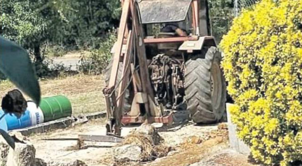 https://statics.cedscdn.it/photos/MED/2025/10/17/9131760_17085801_buca_supino.jpg