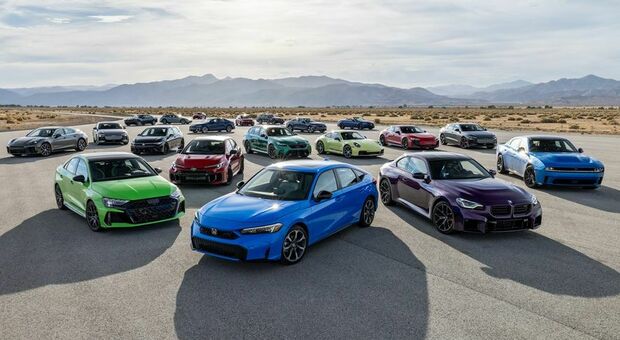 https://statics.cedscdn.it/photos/MED/2025/10/17/9133193_17155900_001_2026_motortrend_coty_group.jpg