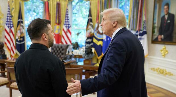 https://statics.cedscdn.it/photos/MED/2025/10/19/9136923_20002952_trump_zelensky.jpg