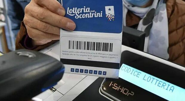 https://statics.cedscdn.it/photos/MED/2025/10/20/9138792_20195259_lotteriascontrini1.jpg