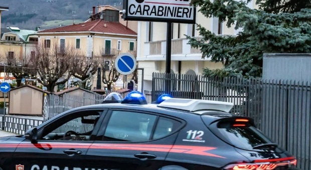 https://statics.cedscdn.it/photos/MED/2025/11/04/9168913_04223153_carabinieri_casteldi_sangro.jpg