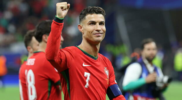 Sevilla išče okrepitve v Argentini, Ronaldo pa ne priznava Messija za boljšega