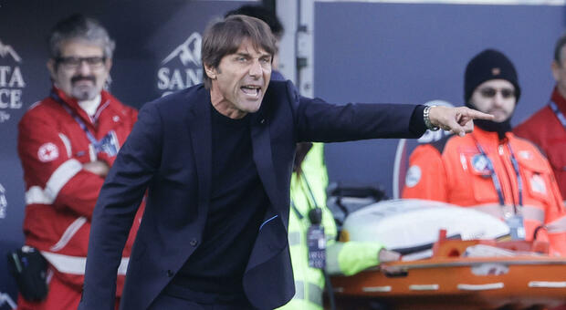 Antonio Conte assente agli allenamenti del Napoli: l'allenatore è in permesso fino a lunedì