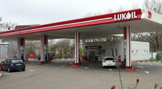 Lukoil, sospese da Trump parte delle sanzioni al colosso russo del petrolio: quali sono le conseguenze