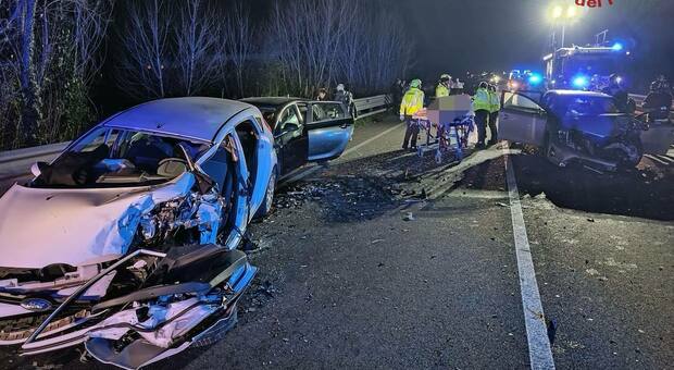 Incidente tra tre auto sulla Nuova Strada del Santo: 3 feriti, all'ospedale anche una mamma che era in macchina con i due figli
