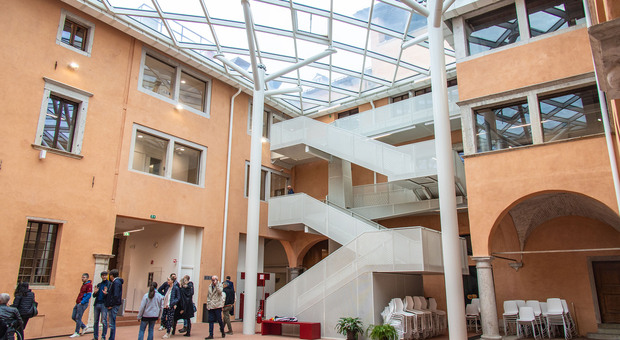 Crepadona, per la biblioteca comunale in arrivo 30mila euro: innovazione e più dipendenti Crepadona, per la biblioteca comunale in arrivo 30mila euro: innovazione e più dipendenti