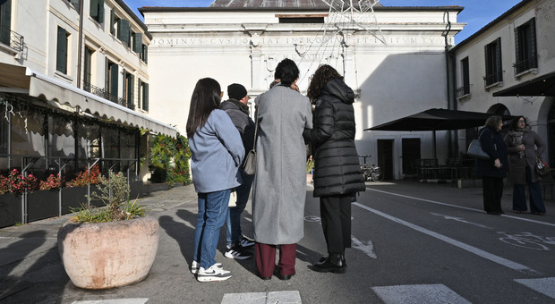 Baby gang di San Liberale, le mamme protestano in piazza: «Fermateli prima di un altro omicidio, come in via Castelmenardo» Baby gang di San Liberale, le mamme protestano in piazza: «Fermateli prima di un altro omicidio, come in via Castelmenardo»