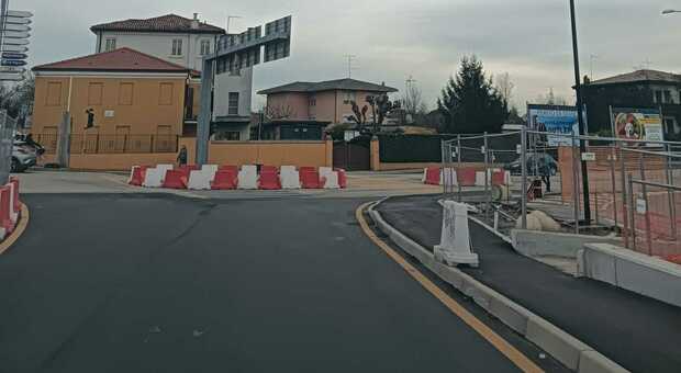 Tram, realizzata la maxi rotonda alle Brentelle in vista del Sir2: nuova viabilità dell’incrocio tra via Provvidenza, Chiesanuova e Mazzini