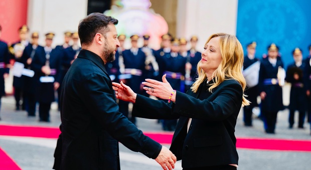 Zelensky: «Mi fido di Giorgia, ci aiuterà con Donald. Le polemiche? Io sempre pronto al voto»