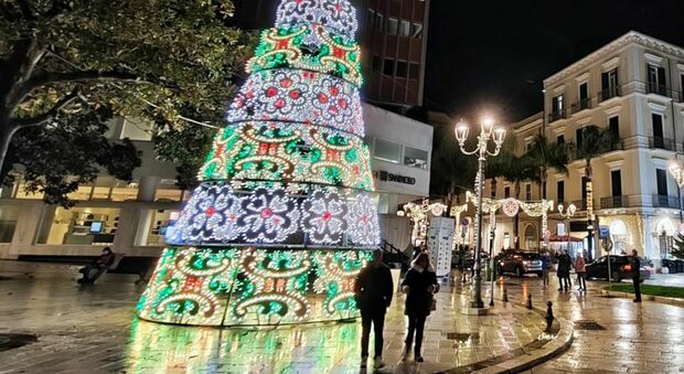 Eventi natalizi, i Comuni spendono un milione: a fare il botto è Ostuni