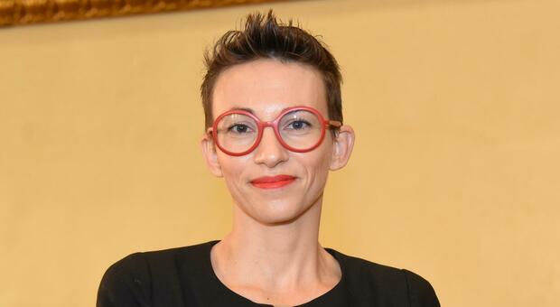 Auto sparita dopo il consiglio comunale, amara sorpresa per la consigliera Pirotta: «La chiamo sfortuna». Si cerca dai filmati delle telecamere