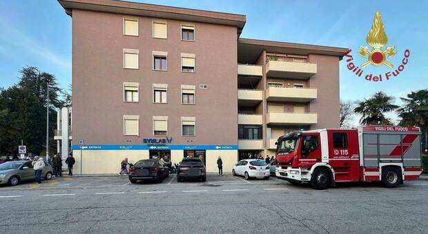 Allarme al centro medico Synlab: sostanza urticante nell'aria, stabile evacuato
